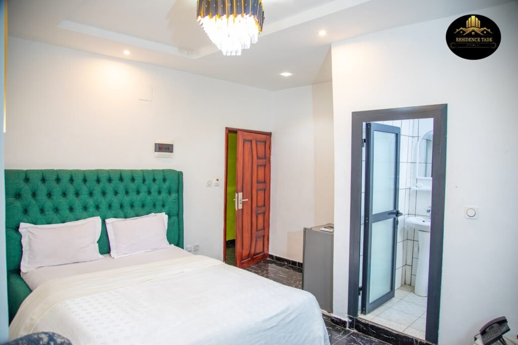 Appartement meublé 3chbr haut standing Efoulan