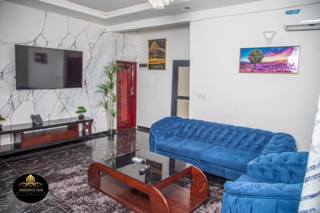 Appartement meublé 2chbr haut standing Efoulan