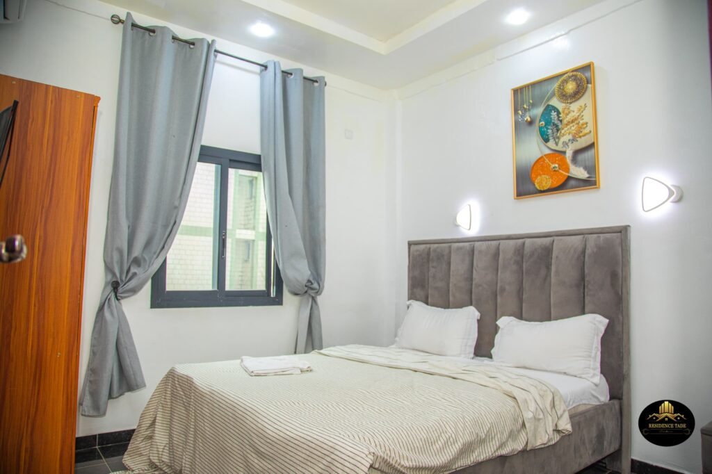 Appartement meublé 2chbr haut standing Efoulan