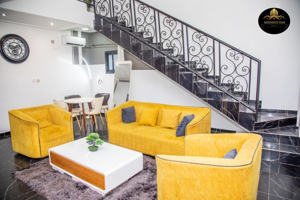 Appartement meublé 3chbr haut standing Efoulan