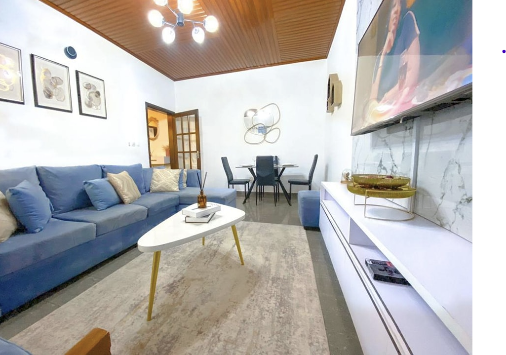 S𝘁𝘂𝗱𝗶𝗼 𝗺𝗲𝘂𝗯𝗹é 𝗵𝗮𝘂𝘁 𝘀𝘁𝗮𝗻𝗱𝗶𝗻𝗴 à 𝗗𝗼𝘂𝗮𝗹𝗮