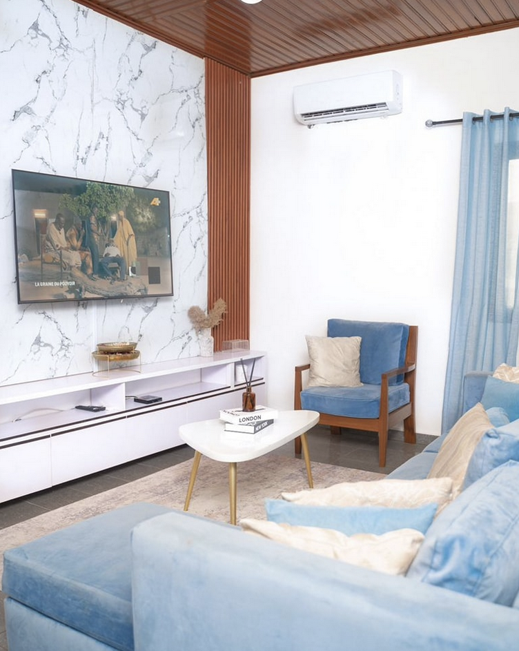 S𝘁𝘂𝗱𝗶𝗼 𝗺𝗲𝘂𝗯𝗹é 𝗵𝗮𝘂𝘁 𝘀𝘁𝗮𝗻𝗱𝗶𝗻𝗴 à 𝗗𝗼𝘂𝗮𝗹𝗮