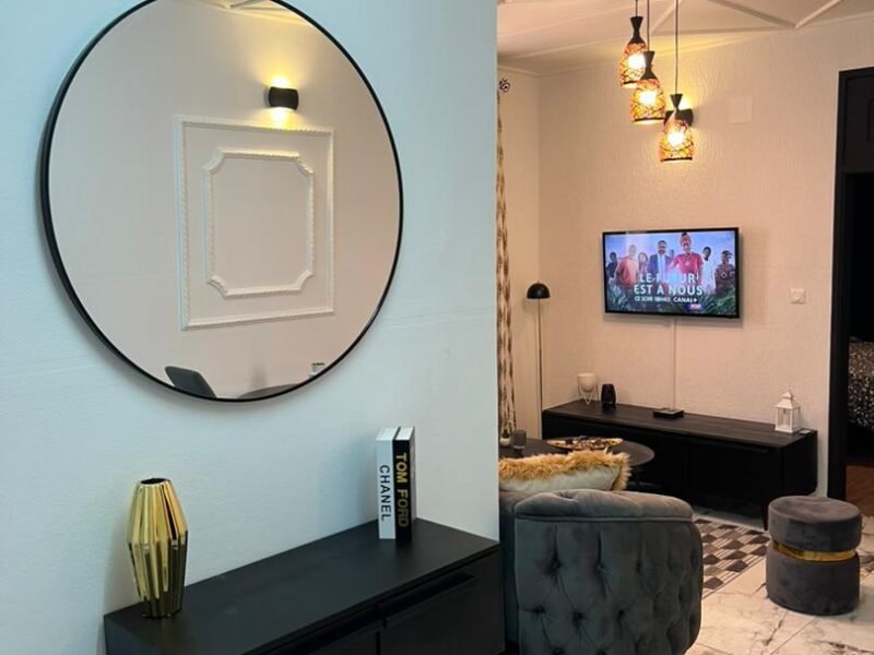 Studio moderne, entièrement meublé, confortable et équipé